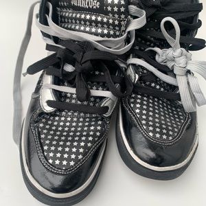 Black skater shoes sneakers unisex